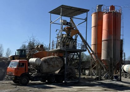 Силосы и узел бетонного завода